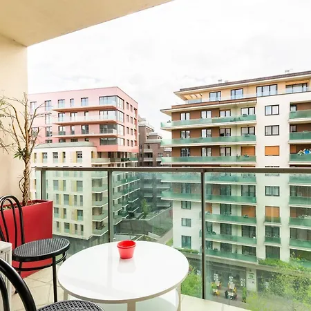 Center Shopping Apartment